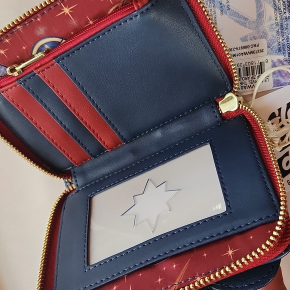 🆕️ Loungefly The Marvels Zip Around Wallet NWT - Picture 6 of 6